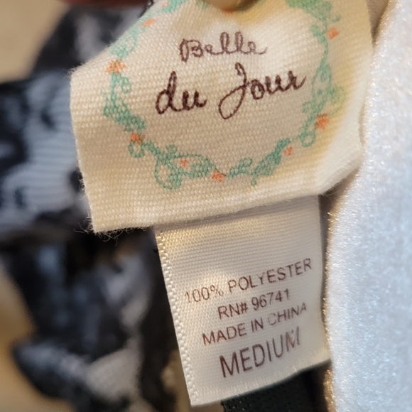 Strapless lace dress - Picture 3 of 3